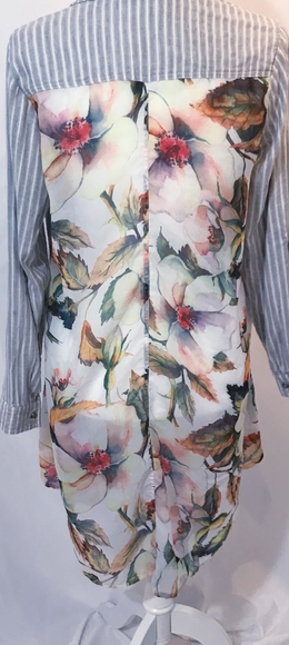 Soft Surroundings Tops - 10- Soft Surroundings Sz Small Gray Stripe Floral Top